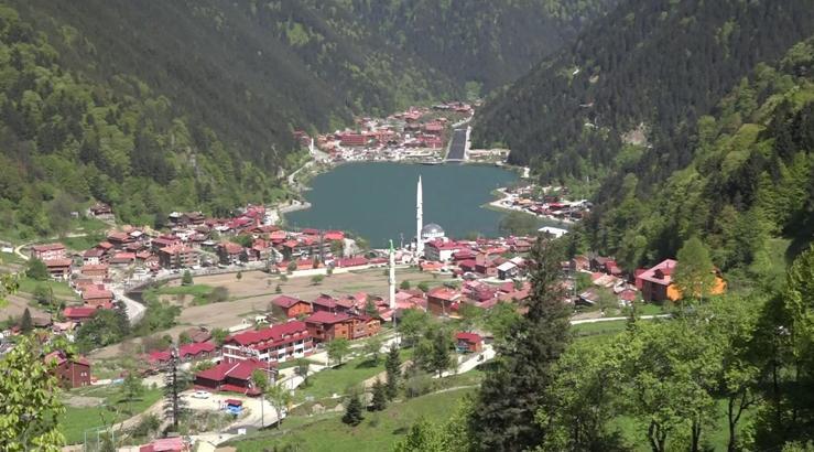 Uzungöl'de yaz manzarası; güneşi gören akın etti/Ek fotoğraflar