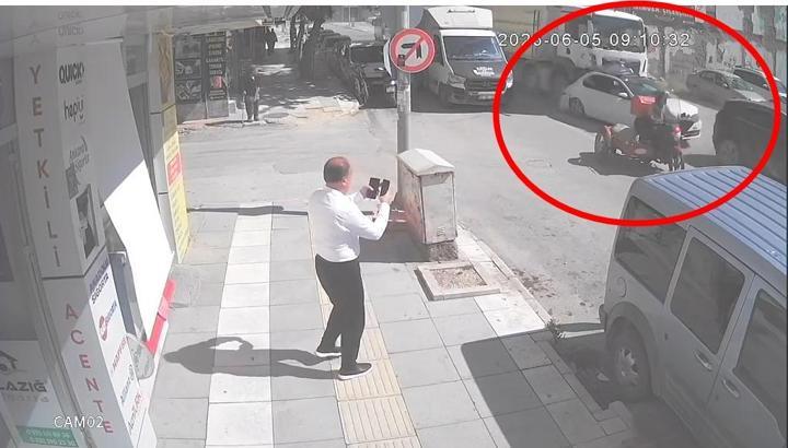 Freni boşalan hafriyat kamyonu, 10 araca çarptı; 5 yaralı (2)