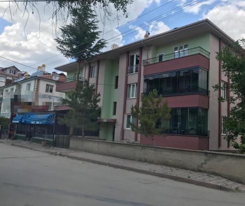 Komşusu kadını bıçaklayarak öldürdü, suç aletiyle yakalandı
