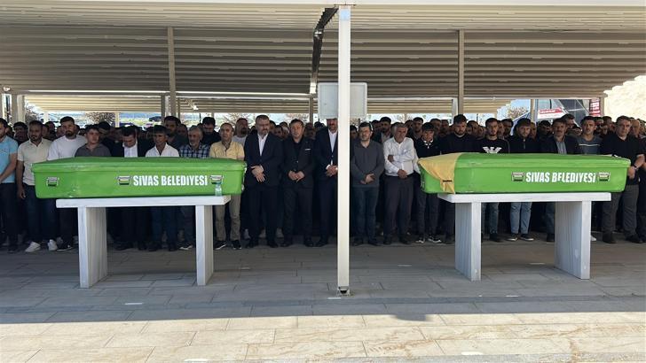 Trafik kazasında ölen Şahinkaya çifti son yolculuklarına uğurlandı