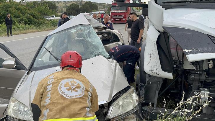 TIR ile çarpışan otomobilin sürücüsü yaralandı