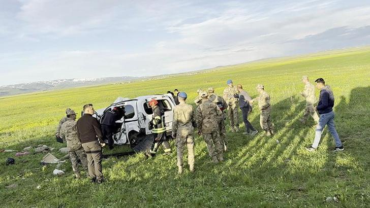 Hafif ticari araç takla attı; 1’i bebek 3 ölü, 4 yaralı