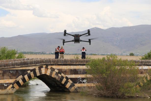 Jandarma, inci kefali nöbetinde; dron destekli botlarla 7/24 denetim