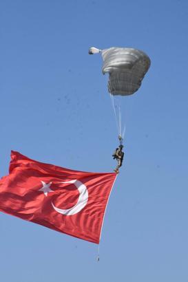 İzmir'de 'Gençlik ve Havacılık Festivali' başladı/Ek fotoğraflar
