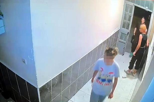 Avcılar'da klima dış ünitesini çalan hırsızlar kamerada