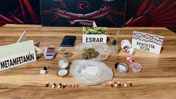 İzmir’de uyuşturucu operasyonu: 3 tutuklama