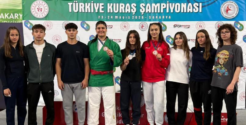 Burdurlu Elif Türkiye şampiyonu