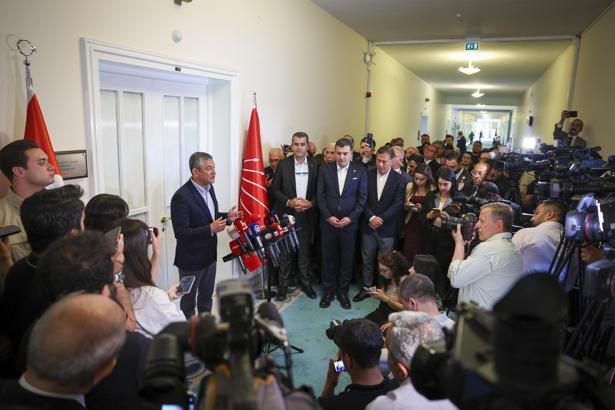 Özgür Özel: Yarın benim konuşacağım grup toplantısı yapılacak