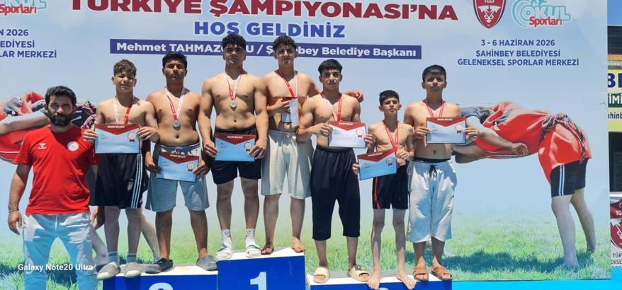 Osmaniyeli aba güreşçileri Türkiye Şampiyonası’ndan 7 madalya ile döndü