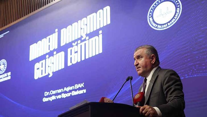 Bakan Bak: Gençlerimizin manevi gıdalarını sağlıyoruz