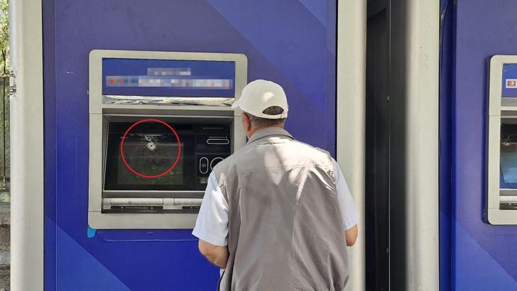 Diyarbakır’da bir bankaya ait 2 ATM kurşunlandı