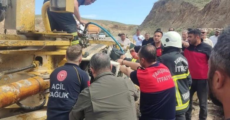 15 metre yükseklikten yuvarlanan kepçede sıkışan operatör, ağır yaralandı