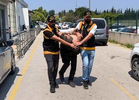 Bıçakla yaraladığı kadına ilkokuldan beri platonik aşk beslemiş