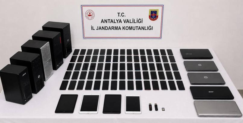 Hesaplarında 8 milyar lira işlem hacmi olan yasa dışı bahis şüphelilerine operasyon: 72 gözaltı