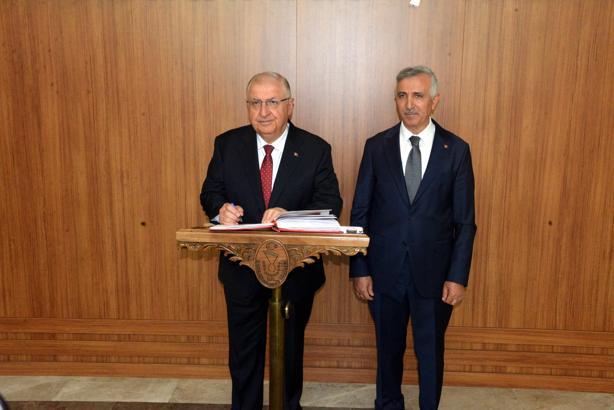 Bakan Güler, Kahramanmaraş'ta ziyaretlerde bulundu