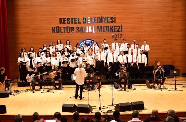 Kestel Belediyesi Türk Halk Müziği Korosu konseri sanatseverleri bir araya getirdi
