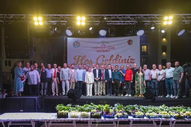 Mezitli’de Örtüaltı Üzüm Festivali coşkuyla kutlandı