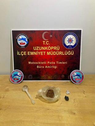 Edirne’de üzerinde uyuşturucuyla yakalanan şüpheliye gözaltı