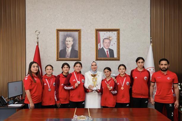 Çamardılı güreşçiler Türkiye Şampiyonu oldu