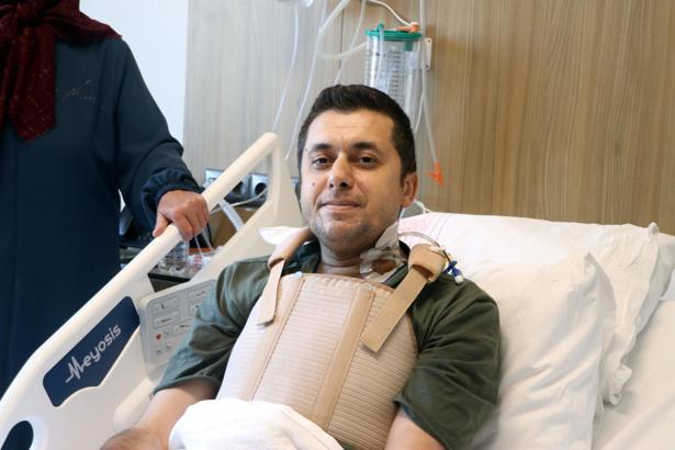 Aortu yırtılan hasta, yapay damarla hayata tutundu