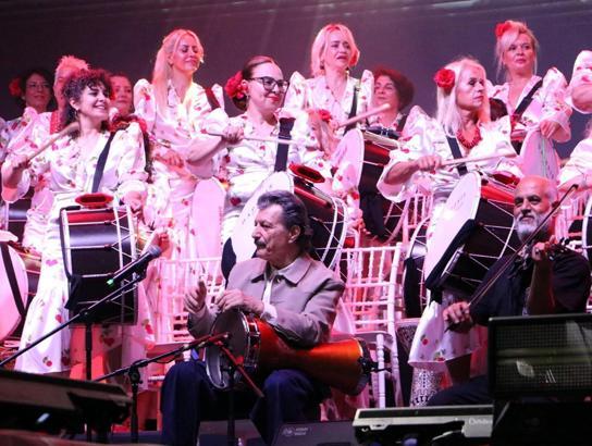 Tekirdağ Kiraz Festivali’nde Burhan Öçal, sahne aldı