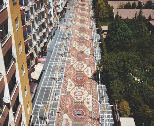 Mardin'de halı motifli cadde ilgi görüyor