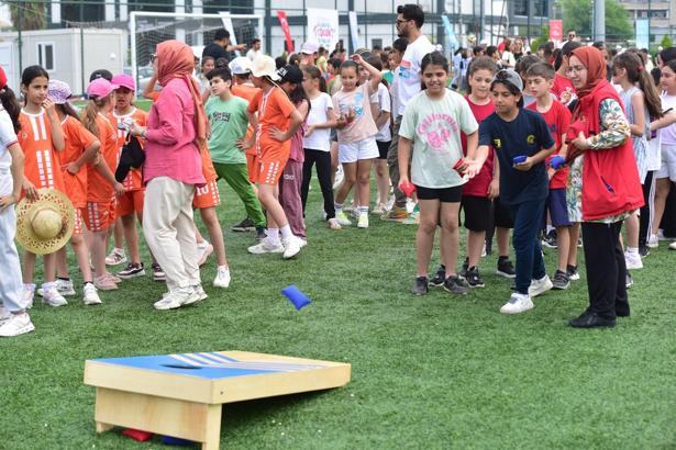 Osmaniye’de çocuklar geleneksel oyunlarla doyasıya eğlendi