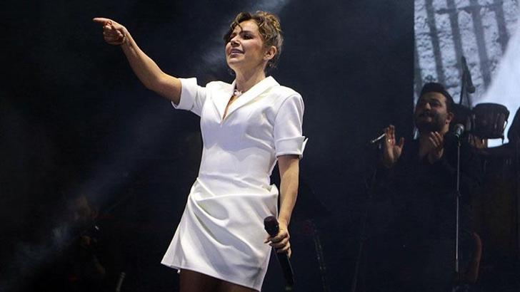 Tekirdağ Uluslararası Kiraz Festivali'nde Poizi ve Merve Özbey, sahne aldı