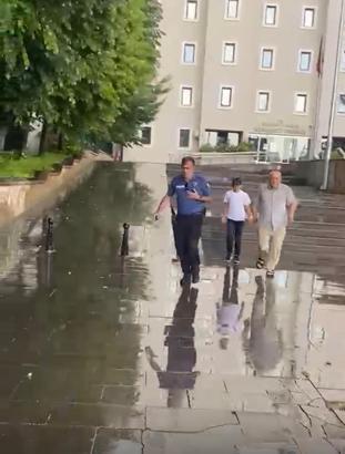 Kimliğini evde unutan öğrenci için polisler seferber oldu