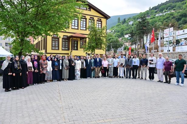 Bursa Düşünce Okulu, sertifika töreniyle eğitim dönemini tamamladı