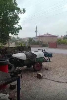 Niğde'de dolu yağışı etkili oldu