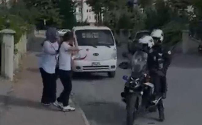 Kayseri'de polis, sınava geç kalan öğrencileri taşıdı