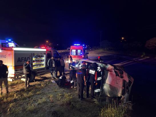 Aksaray'da otomobil şarampole devrildi: 3 yaralı