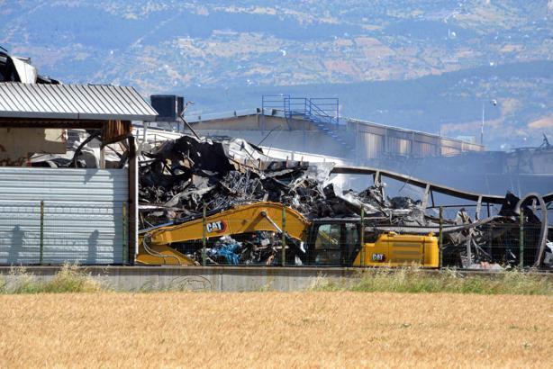 Kahramanmaraş’ta yanan fabrikadaki hasar, gün ağarınca ortaya çıktı
