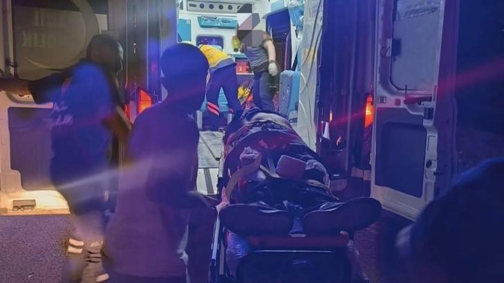 Nusaybin'de motosiklet elektrik direğine çarptı: 2 yaralı
