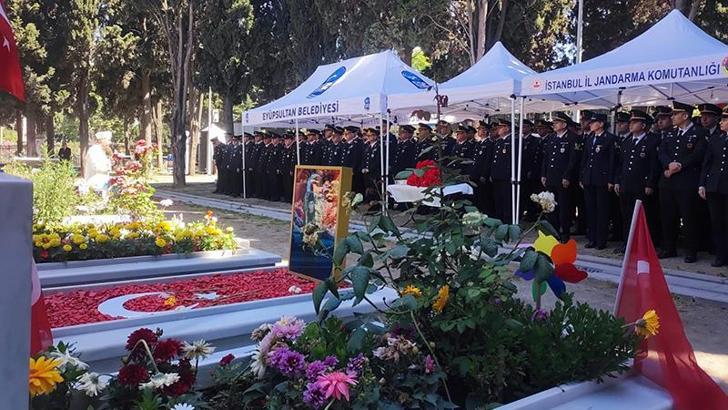 Jandarma Genel Komutanlığı'nın 187'nci yıl dönümünde Edirnekapı Şehitliği'nde anma töreni