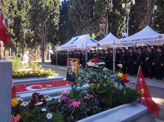 Jandarma Genel Komutanlığı'nın 187'nci yıl dönümünde Edirnekapı Şehitliği'nde anma töreni
