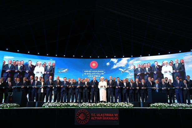 Cumhurbaşkanı Erdoğan: Türkiye, uluslararası diplomasinin de kalbinin attığı yer olmaya başlamıştır