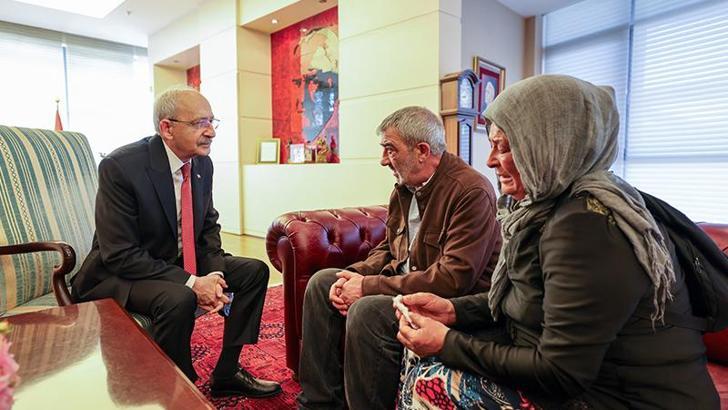 Kılıçdaroğlu, mağdur aileyi makamında kabul etti