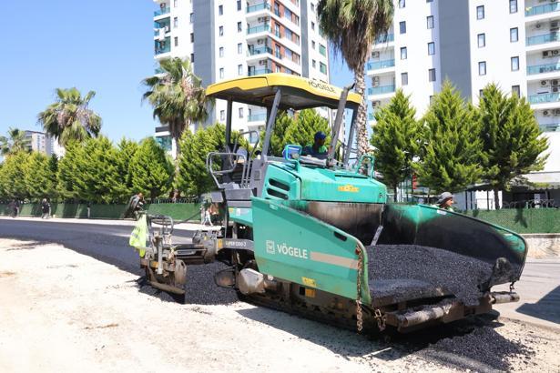 Toroslar’da asfalt ve yol düzenleme çalışmaları sürüyor