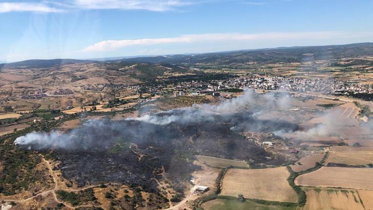 Çanakkale'de bozuk ormanda yangın (2)