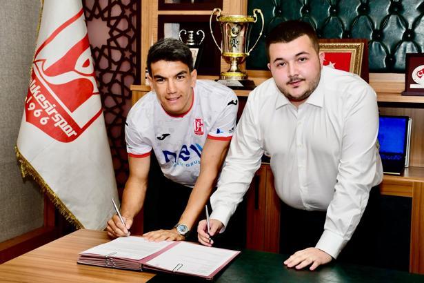 Akın Akman, Balıkesirspor'a imza attı