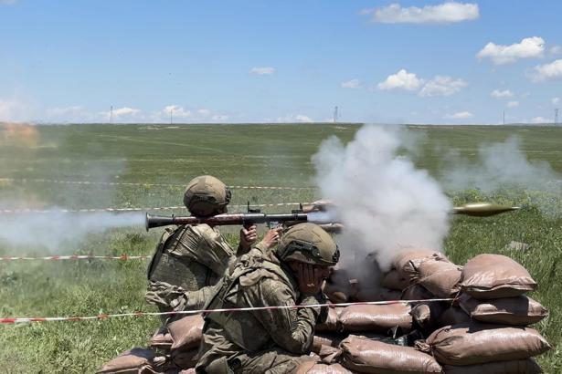 Karsta 'Çelik-2026 Bölük Timi Atışlı Arazi Tatbikatı' ile 'KBRN-2026 Tatbikatı' gerçekleştirildi