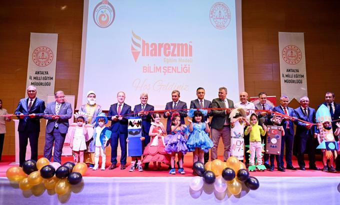 Antalya’da Harezmi Yıl Sonu Bilim Şenliği