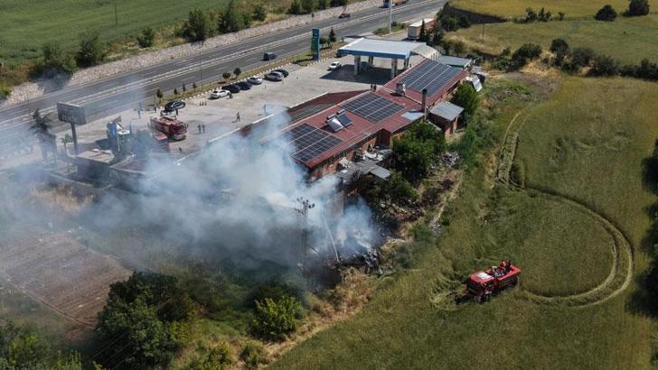 Kastamonu'da dinlenme tesisi, çıkan yangında hasar gördü