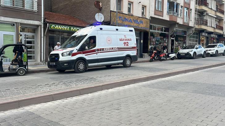 Kütahya'da motosiklet, hafif ticari araca çarptı; 1 yaralı