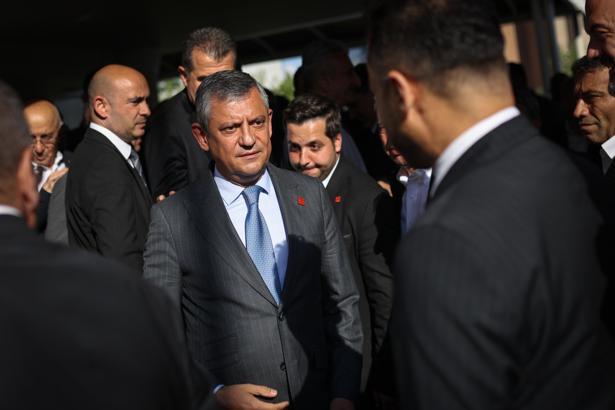 Özgür Özel: Tedbir kararı olanlar il başkanı görevden alamaz