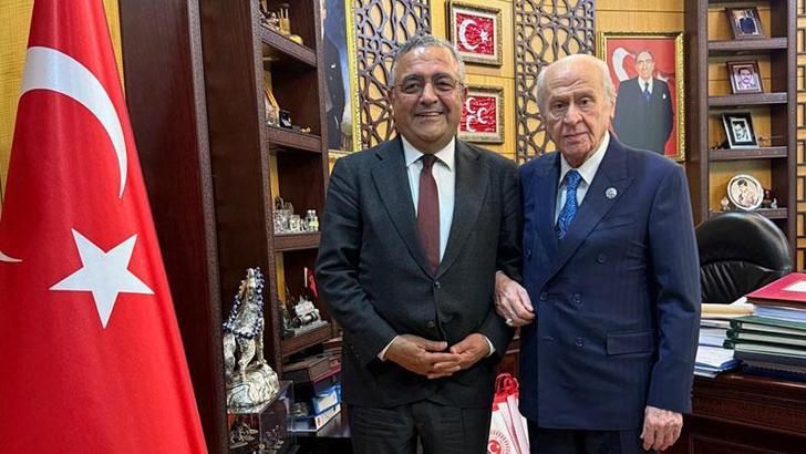 Devlet Bahçeli, Diyarbakır Milletvekili Sezgin Tanrıkulu ile bir araya geldi