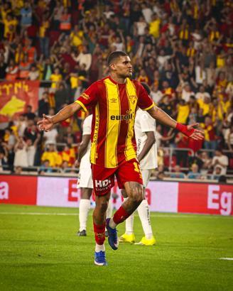 Göztepe Andre Henrique'yi bitiriyor