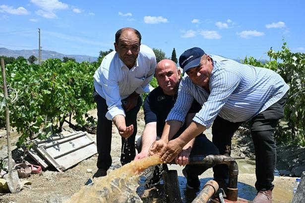Manisa Büyükşehir Belediyesi'nden çiftçiye sulama desteği